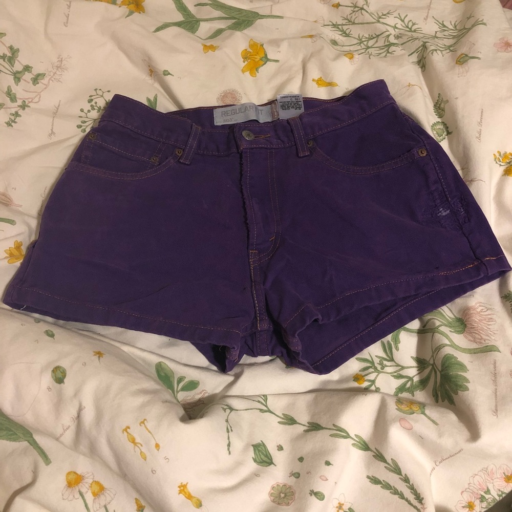 Levi’s Mid/High-Rise Purple Denim Shorts